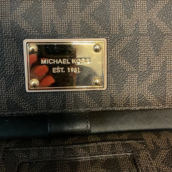 Brand new Michael Kors wallet never used - Picture 4 of 5